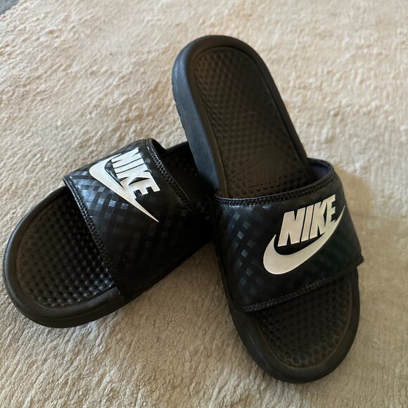 Womens Nike Benassi JDI Swoosh Slides Slip-on Sandals - Picture 2 of 5